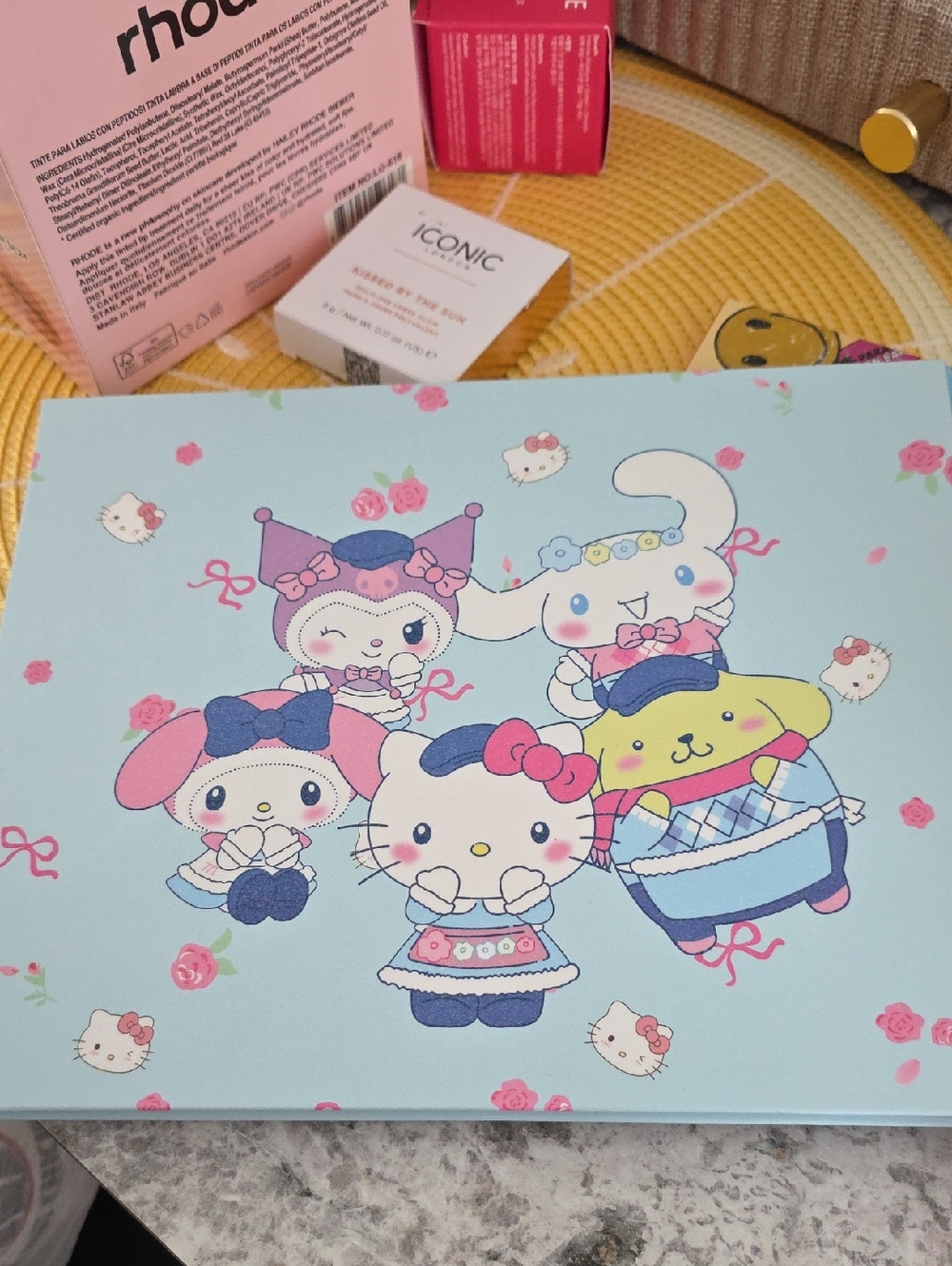Hello Kitty  eyeshadow palette